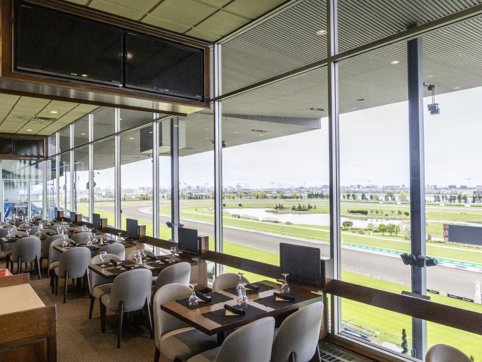 The Woodbine Club A King's Plate Dining Experience At Woodbine Racetrack