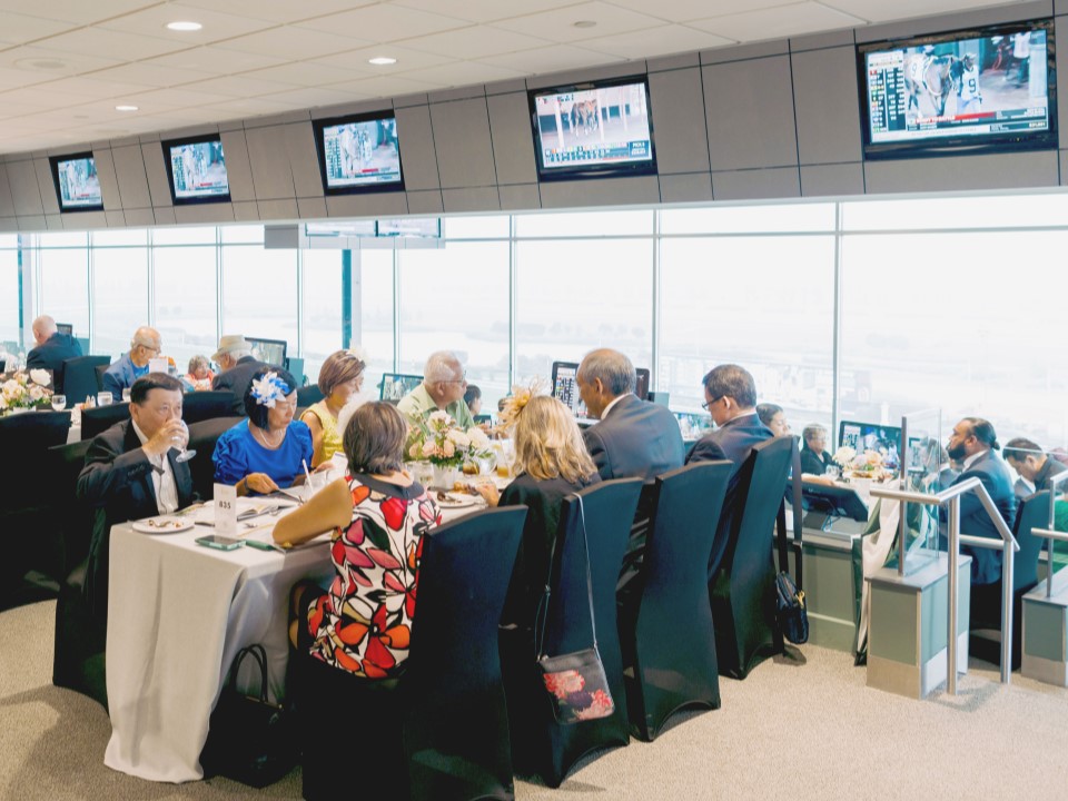 Post Parade Dining Room A King's Plate Dining Experience At Woodbine Racetrack