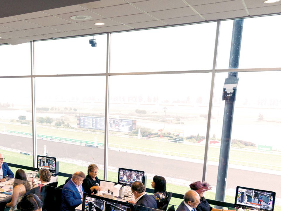 Post Parade Dining Room A King's Plate Dining Experience At Woodbine Racetrack