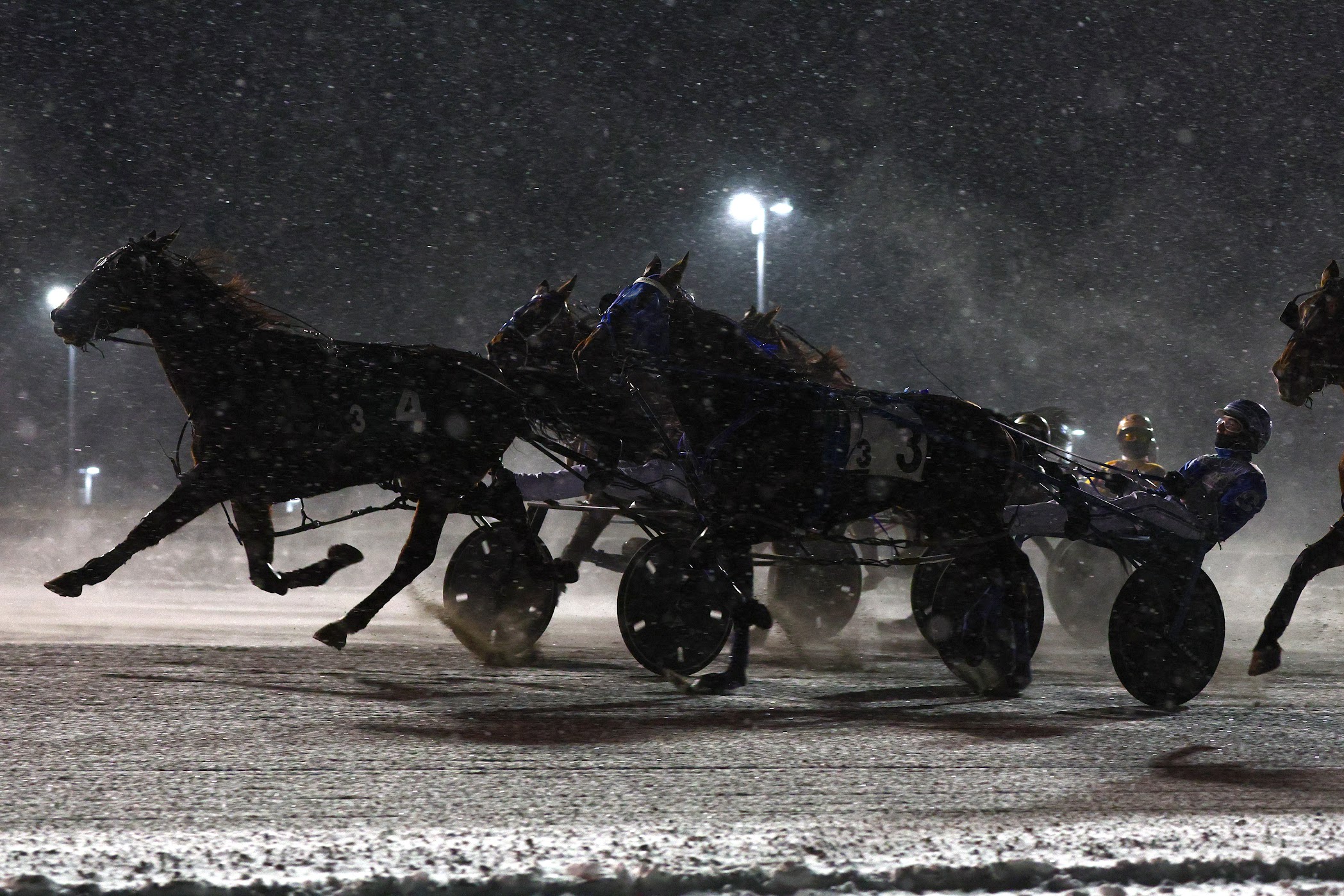 Woodbine Mohawk Park moves Qualifiers to Saturday Woodbine Mohawk Park