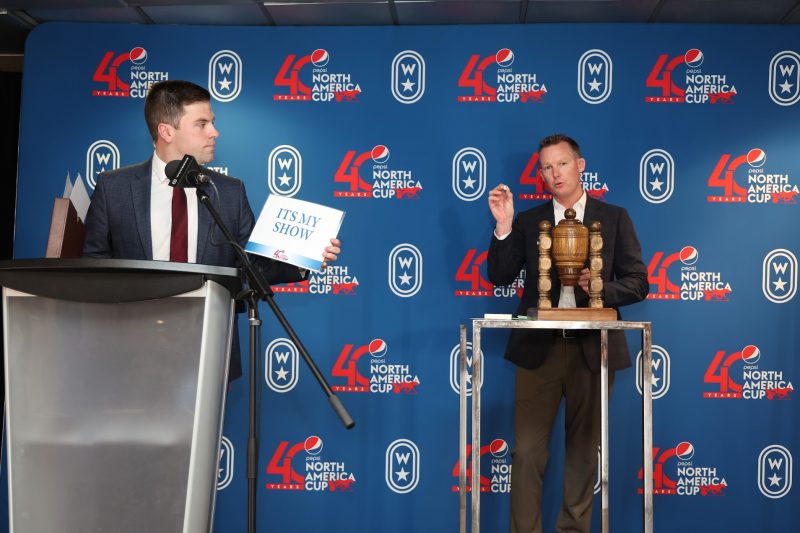 Host Mark McKelvie and Racing Secretary Tony O'Sullivan draw the post positions for the 40th Pepsi North America Cup at Woodbine Mohawk Park (New Image Media)