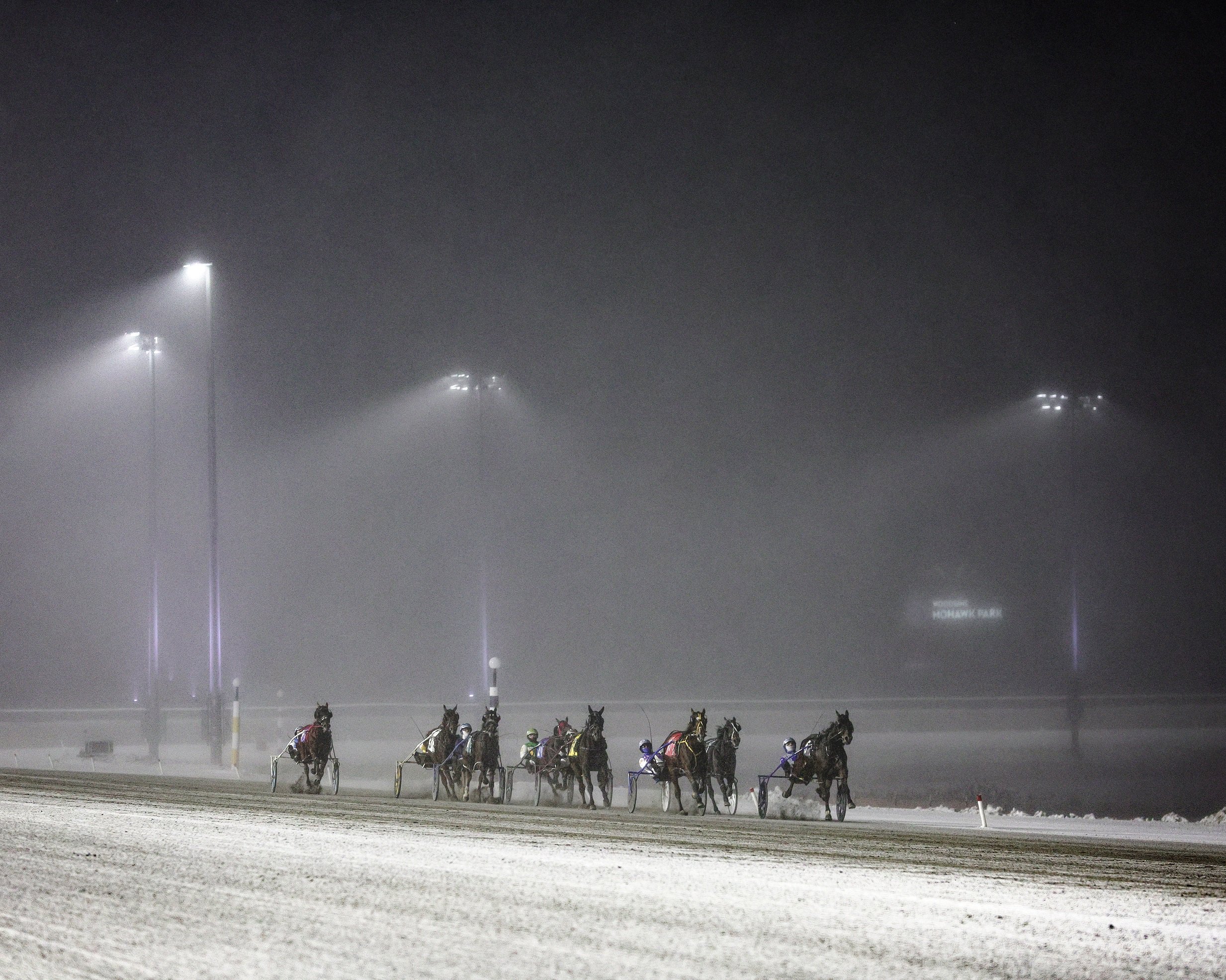 Woodbine Mohawk Park carries Monday draw to Thursday