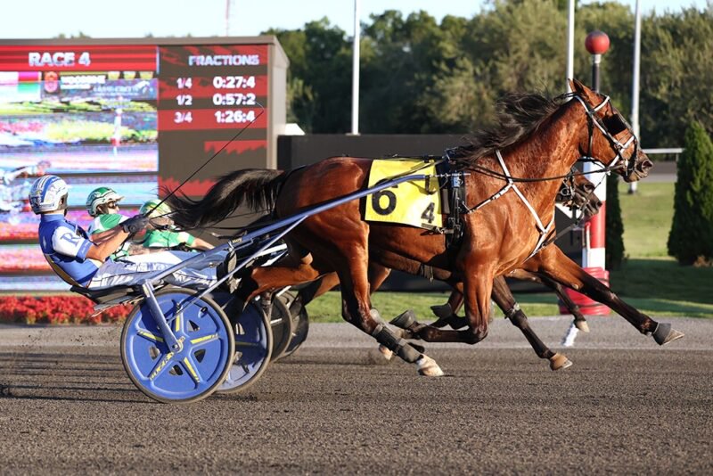 Beauts Cabaret (#6) winning an elimination for the Pure Ivory. (New Image Media)